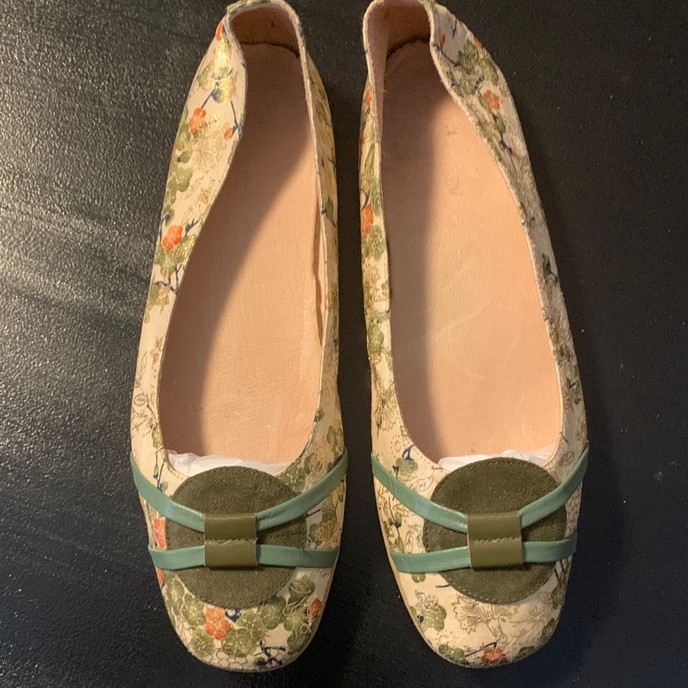 Bernie Mev- Floral Ballet Flats with Green Accents - Picture 2 of 8